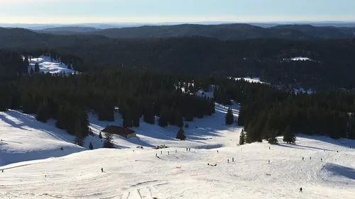 La neige au rendez-vous dans le Jura avant les vacances 